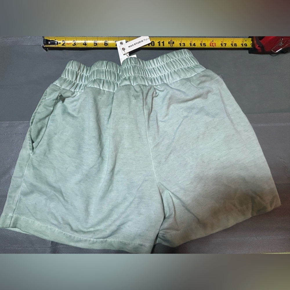 NWT Max Studio Mint Elastic-Waist Athletic Shorts medium